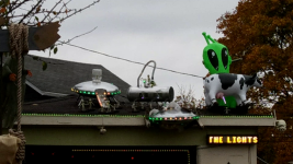 Aliens UFOs.png